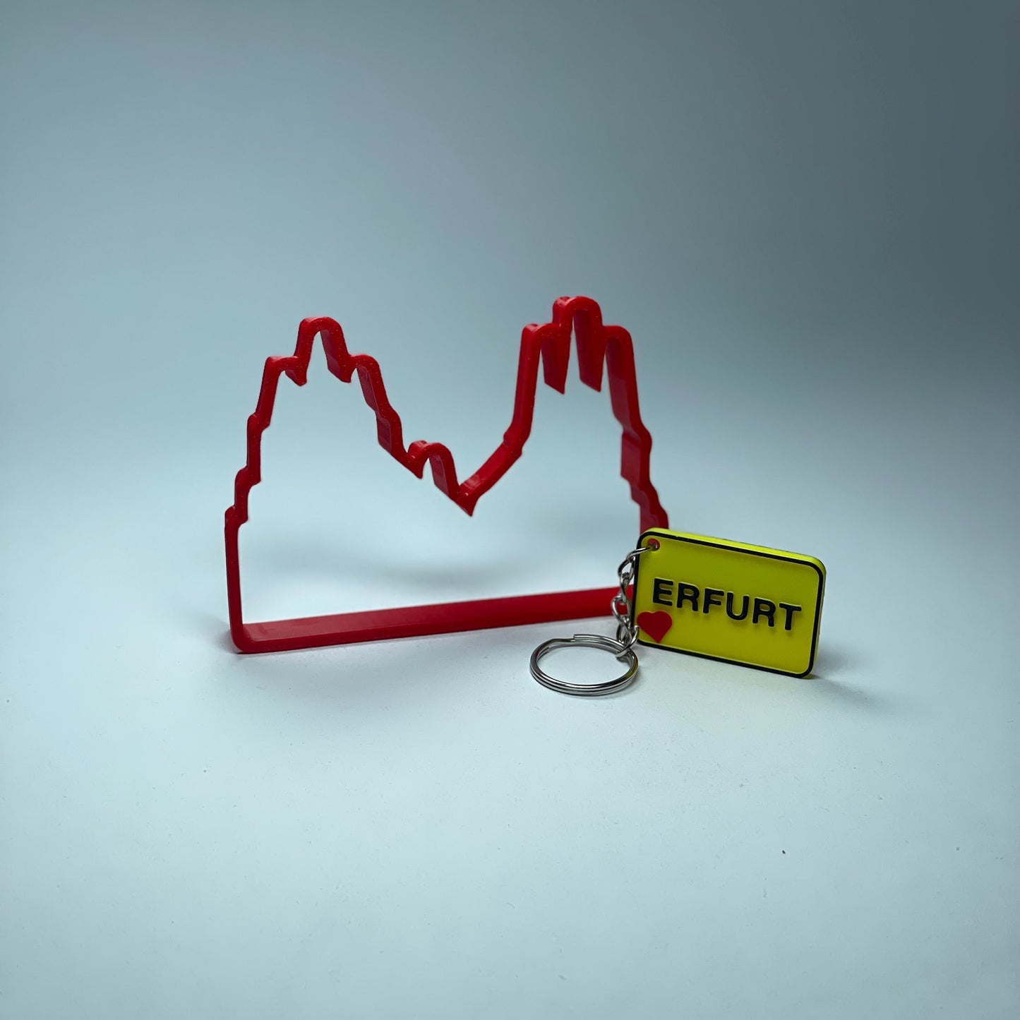 Schlüsselanhänger Erfurt mit Krämerbrücke-Motiv, 3D-gedruckt aus umweltfreundlichem PLA, mit robustem Design und NFC-Tag für Stadtinformationen, perfekt als nachhaltiges Souvenir oder Geschenk.