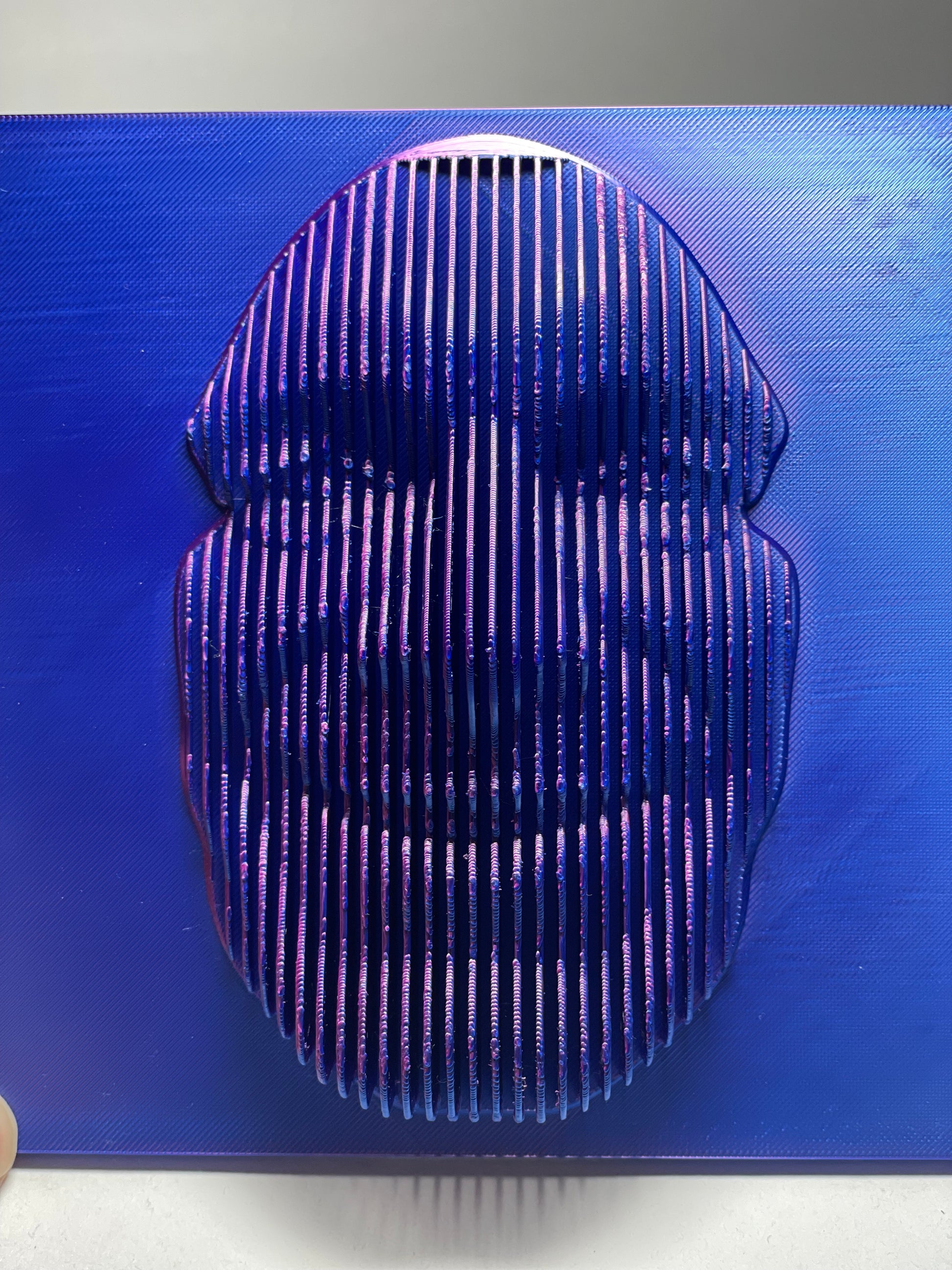 3D-Gesichtsdruck aus Foto – Verwandle dein Bild in ein einzigartiges 3D-Kunstwerk! Mit modernster 3D-Drucktechnologie wird dein Gesicht in Schichten aufgebaut und als plastisches Relief nachgebildet. Das Ergebnis ist ein detailreiches, personalisiertes Portrait aus nachhaltigem PLA. Perfekt als besonderes Geschenk für Geburtstage, Jubiläen oder als beeindruckende Wanddekoration mit emotionalem Wert.