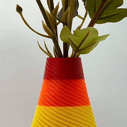 Verschenken Sie Freude mit der KINIMOD3D-Regenbogenvase! Ideal als bunte Dekoration oder als Geburtstagsgeschenk, gefertigt aus umweltfreundlichem PLA.