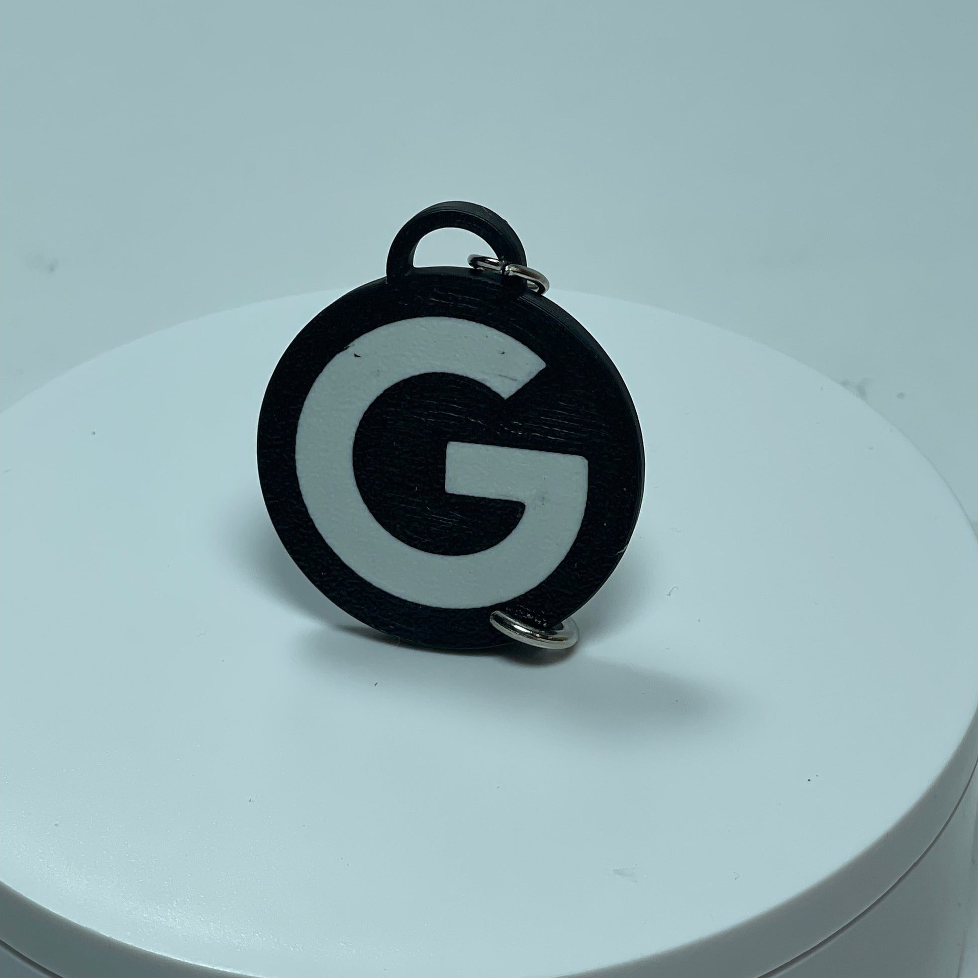 Zweifarbiger Google Schlüsselanhänger aus umweltfreundlichem PLA. NFC-Tag verlinkt direkt auf die Bewertungsseite – praktisch und modern.