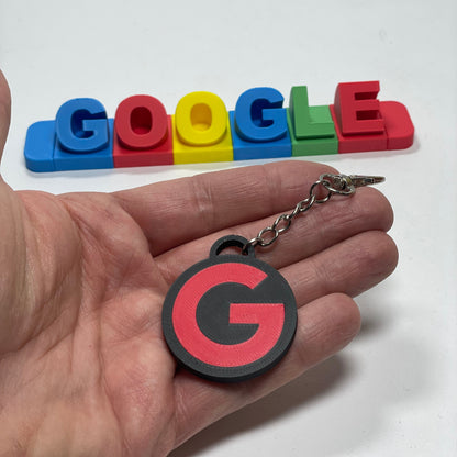 Innovativer Schlüsselanhänger mit direkter Verlinkung zu Google-Bewertungen. 3D-gedruckt aus nachhaltigem PLA, zweifarbig und personalisierbar.