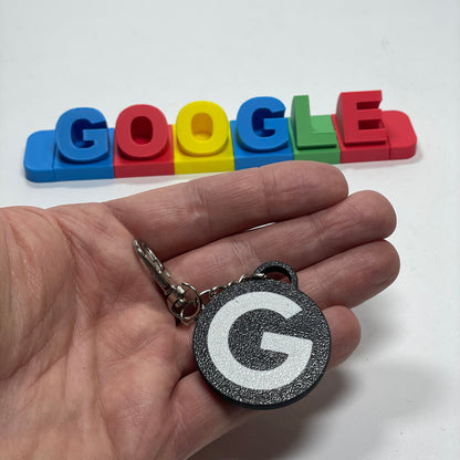 Schlüsselanhänger für Unternehmen: NFC-Tag integriert, zweifarbig und aus PLA im 3D-Druck. Erleichtert schnelle Kundenbewertungen.