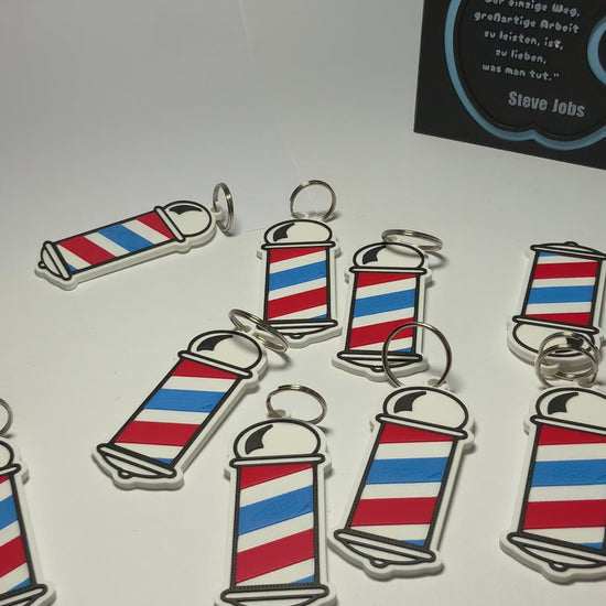 Barber Pole Schlüsselanhänger aus 3D-Druck mit NFC-Tag – kombiniere Vintage-Barber-Style mit smarter Technik! Der perfekte Begleiter für Friseure und Barbier-Fans. Ermöglicht schnelles Teilen von Kontaktdaten, Social-Media-Links oder Webseiten per NFC. Einfach, kontaktlos und individuell programmierbar. Aus nachhaltigem PLA, handgefertigt in Deutschland. Unverzichtbar für alle, die in der Barber-Branche modern auftreten möchten. Auch als Geschenk geeignet.