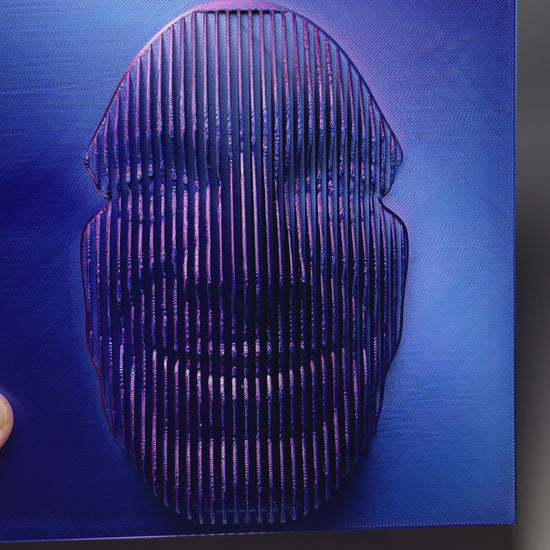 Individuelles 3D-Gesichtsportrait – Ein einzigartiges Kunstwerk, das dein Gesicht als plastisches 3D-Relief nachbildet. Basierend auf deinem Foto wird jede Kontur in feinen Schichten aufgebaut und mit höchster Präzision gefertigt. Dieses personalisierte Kunstobjekt eignet sich perfekt als Geschenk für besondere Anlässe oder als moderne Dekoration. Gedruckt aus nachhaltigem PLA für eine umweltfreundliche Herstellung.