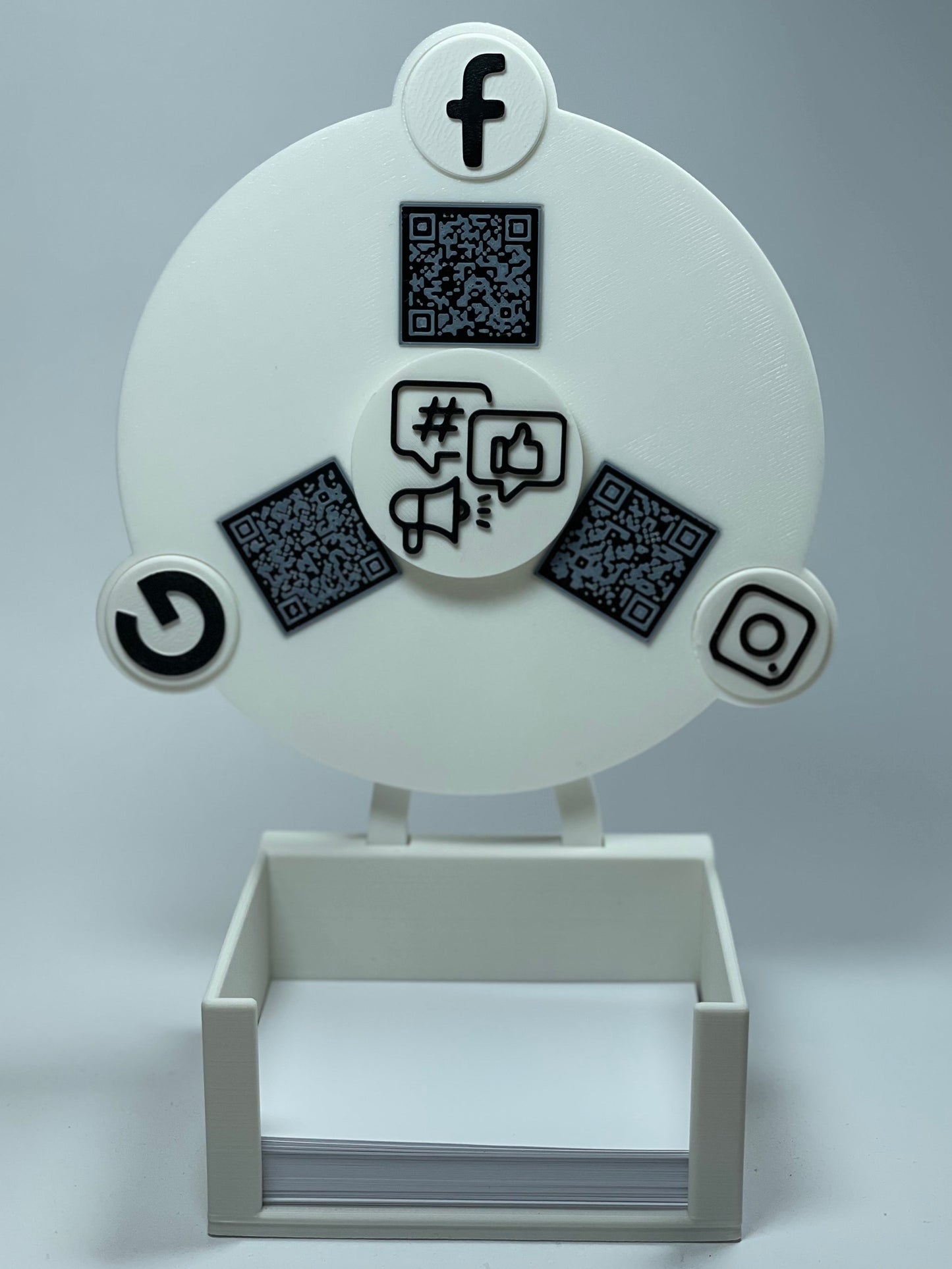 Kompaktes SocialRad 3.0 mit Drehscheibe: Platz für 3 wichtige Social-Media-Kanäle.